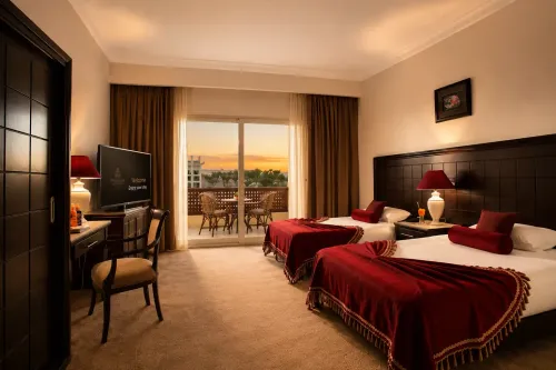 728sapphire_room1_
